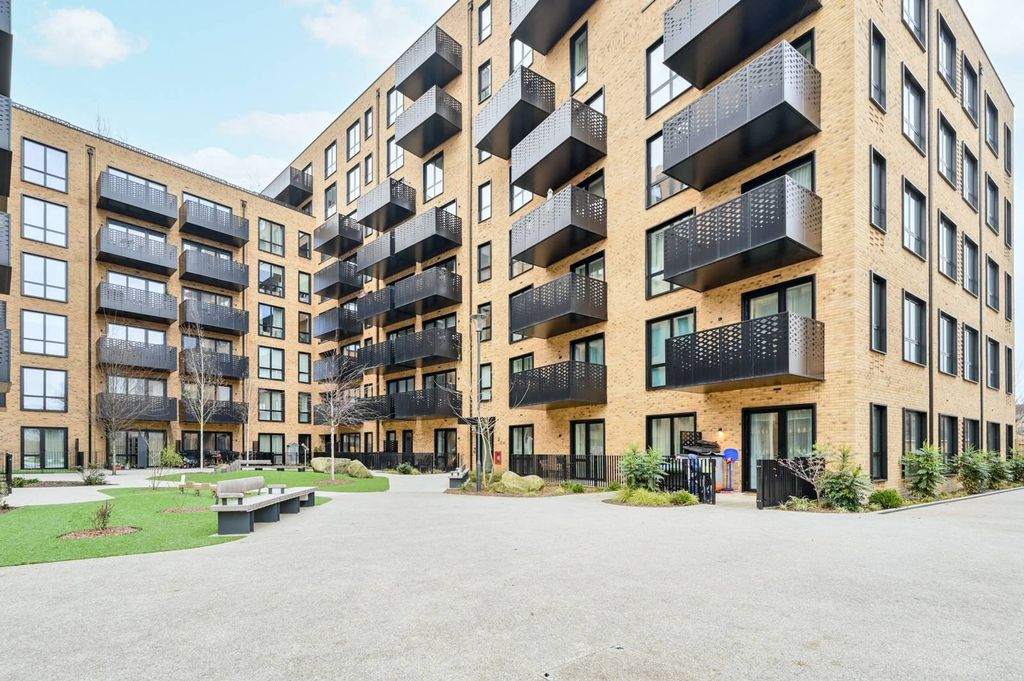 Property photo 1 of 14