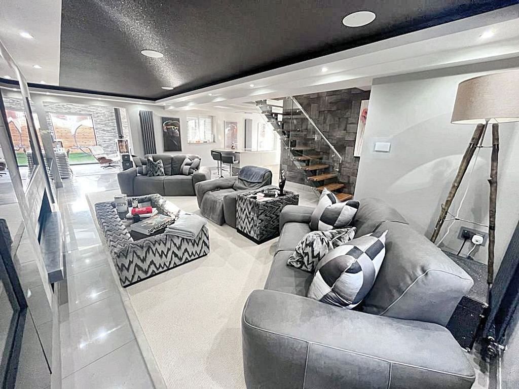 Property photo 3 of 30