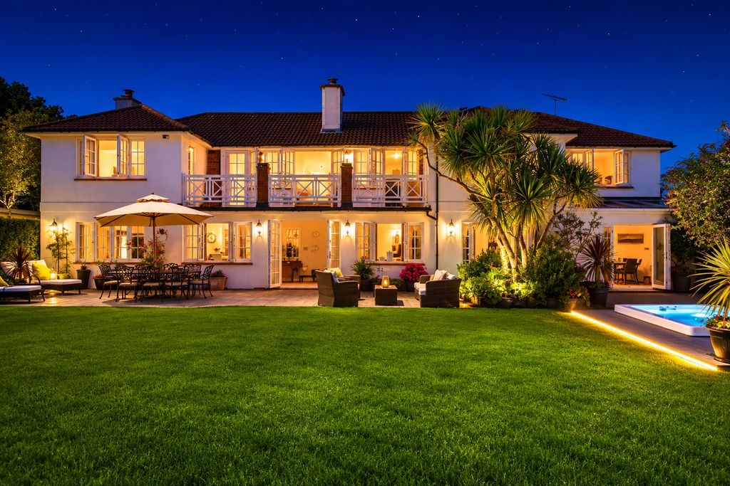 Property photo 1 of 18
