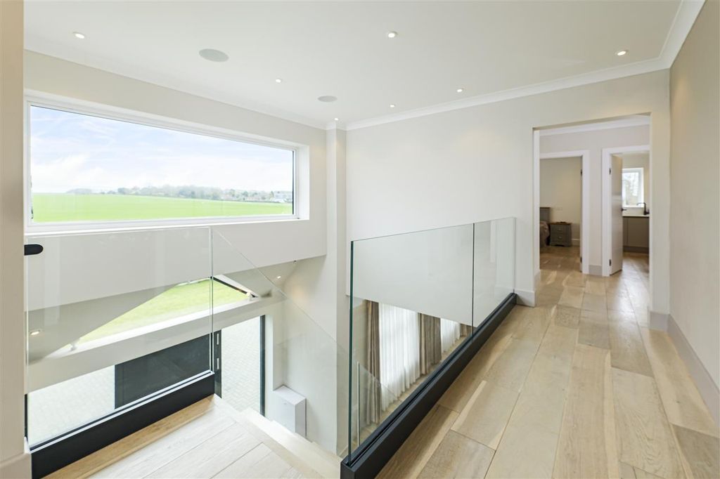 Additional image 13 of 6 bed detached house to rentFarnham House, Merton Lane, Canterbury CT4