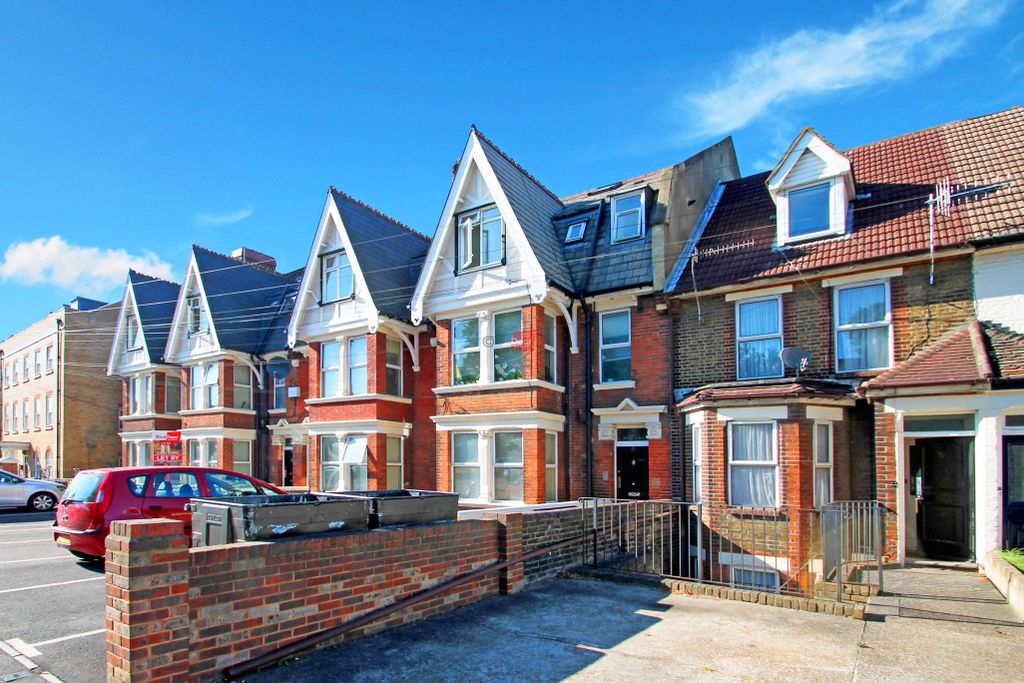 Property photo 1 of 6 1 Bedroom Apartment For Rent