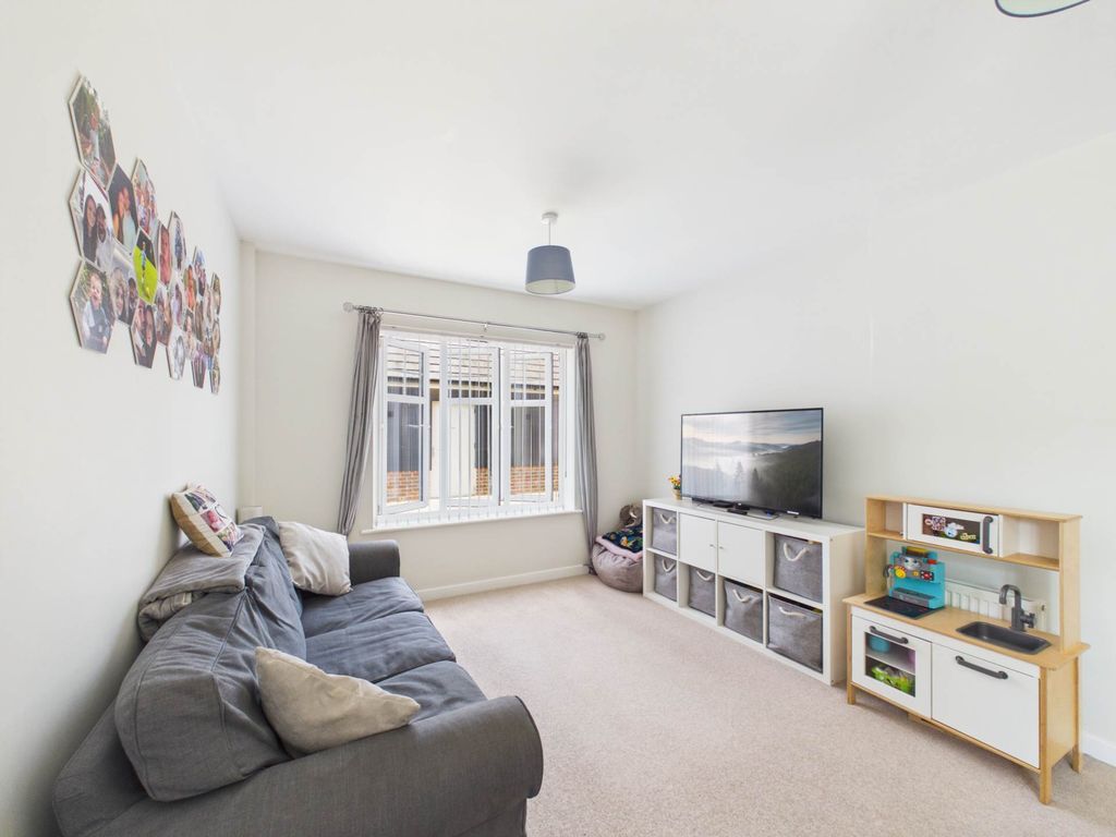 Property photo 3 of 12