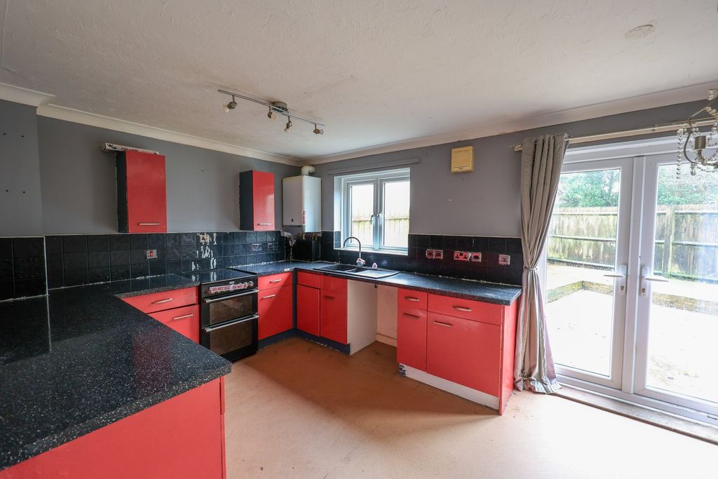 Property photo 2 of 10