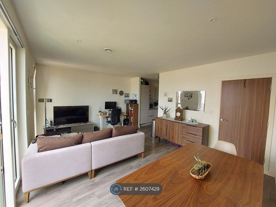 Property photo 1 of 8 Living Room