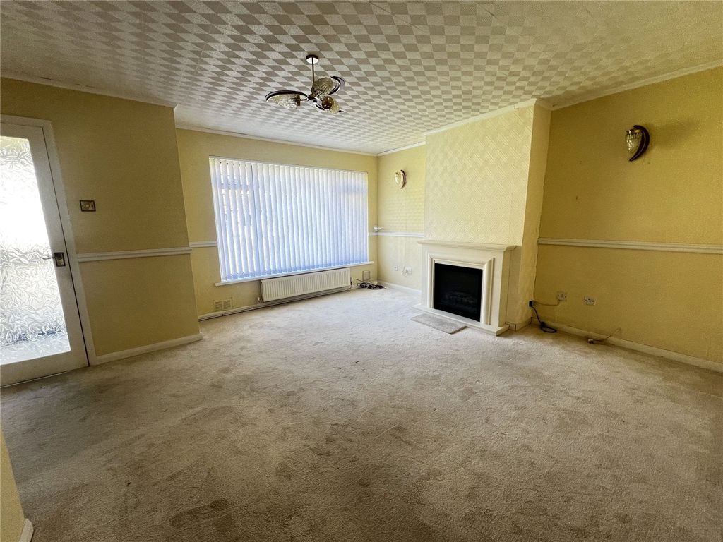 Property photo 2 of 17 Picture No. 16
