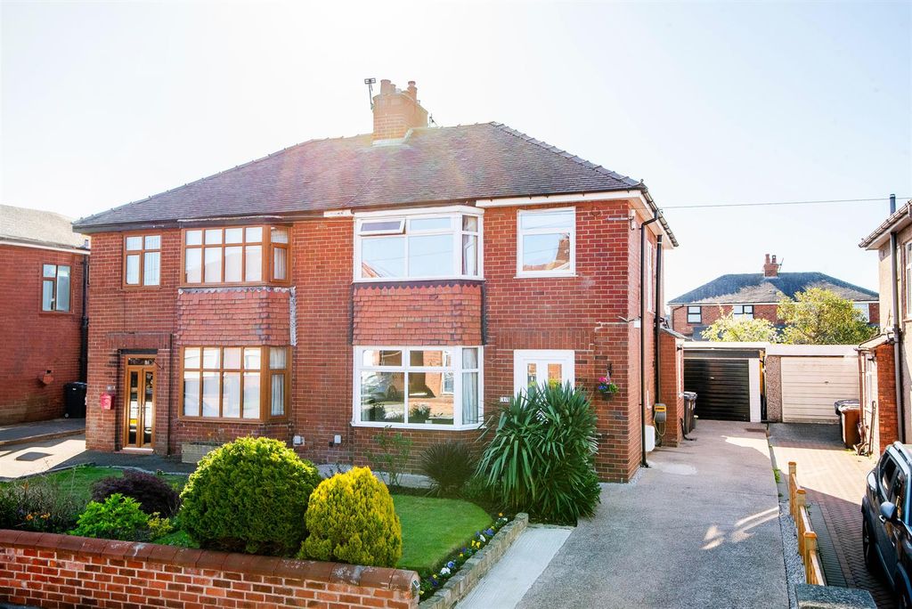 Property photo 1 of 22 Front External