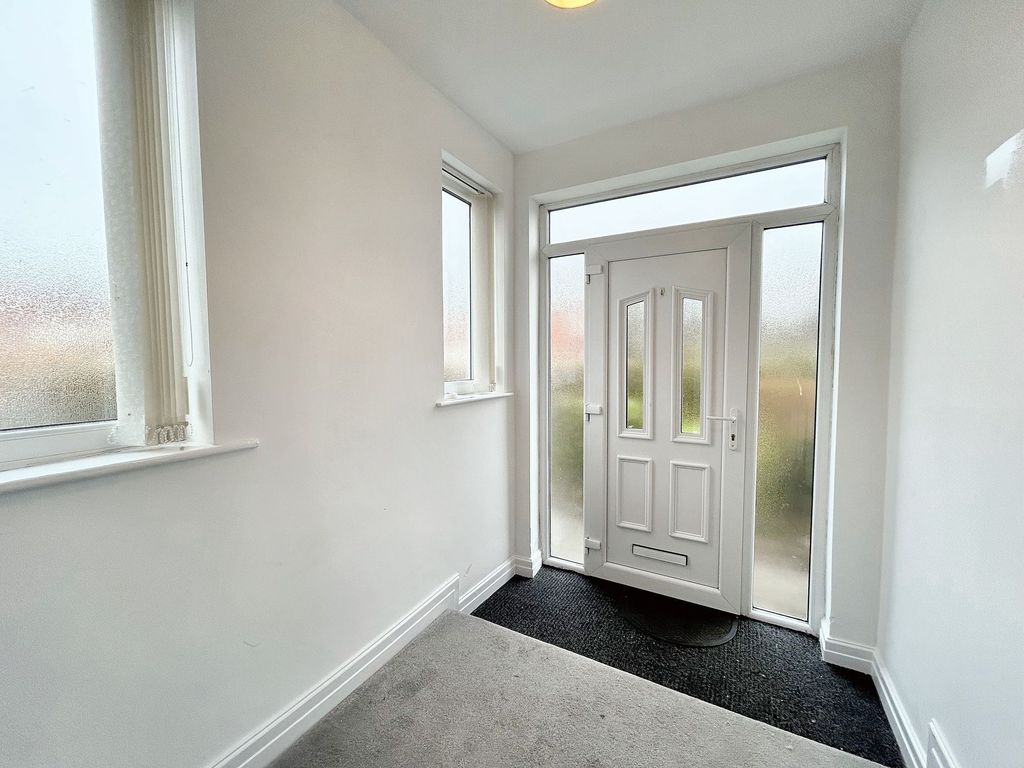 Property photo 2 of 25