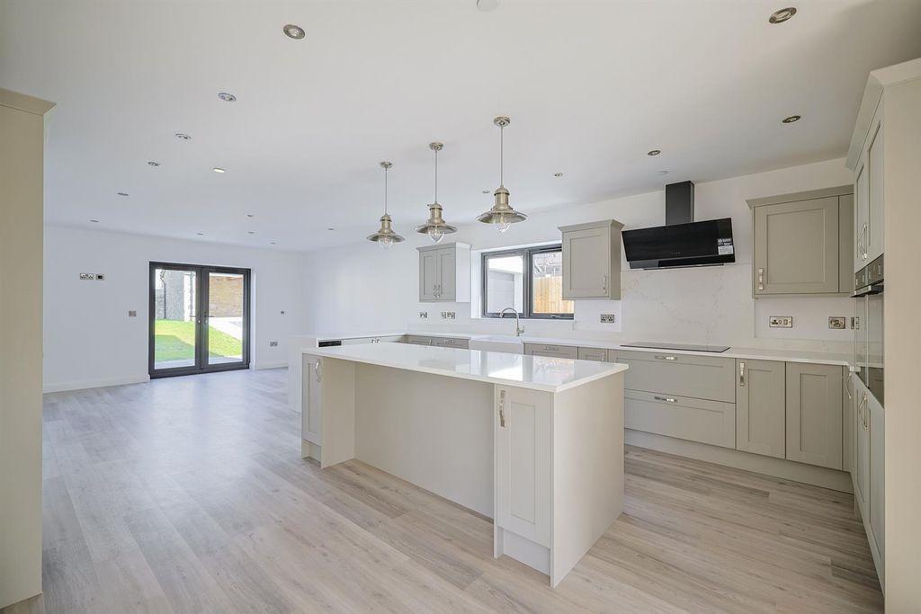 Property photo 3 of 33 1 Clos Yr Ysgol - Web (27 Of 44).Jpg