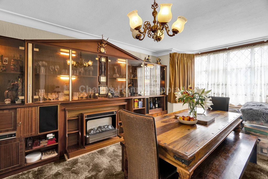 Property photo 2 of 21