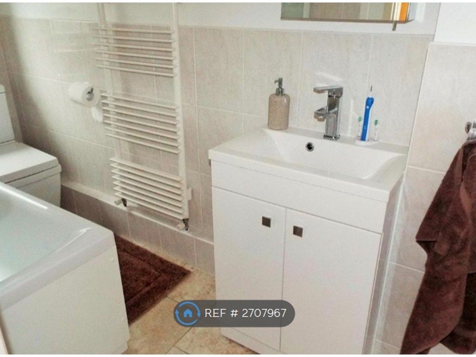 Property photo 3 of 14 Bathroom