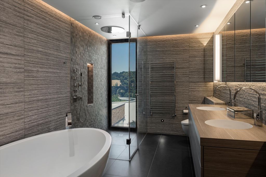 Additional image 13 of 7 bed detached house for saleThe Warren, Radlett, Hertfordshire WD7