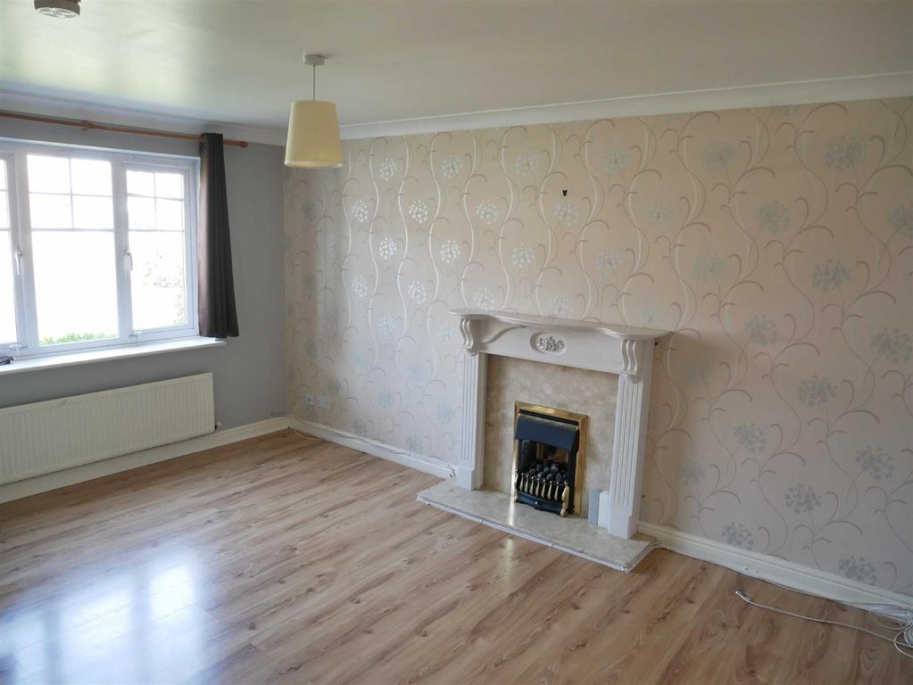 Property photo 2 of 9 Living Room