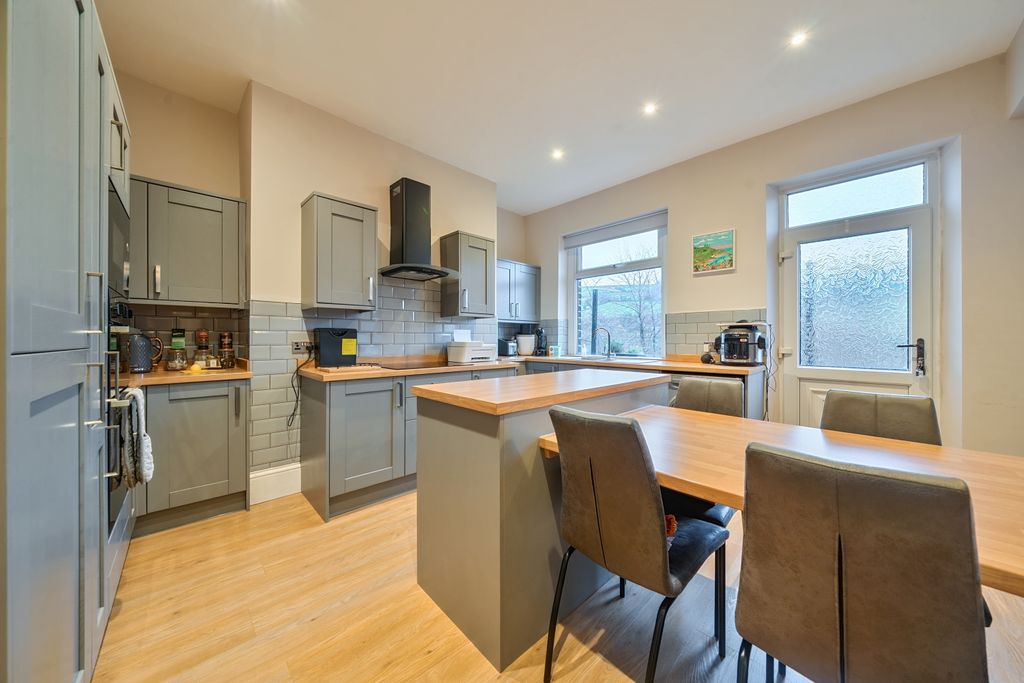 Property photo 3 of 18 Kitchen Diner