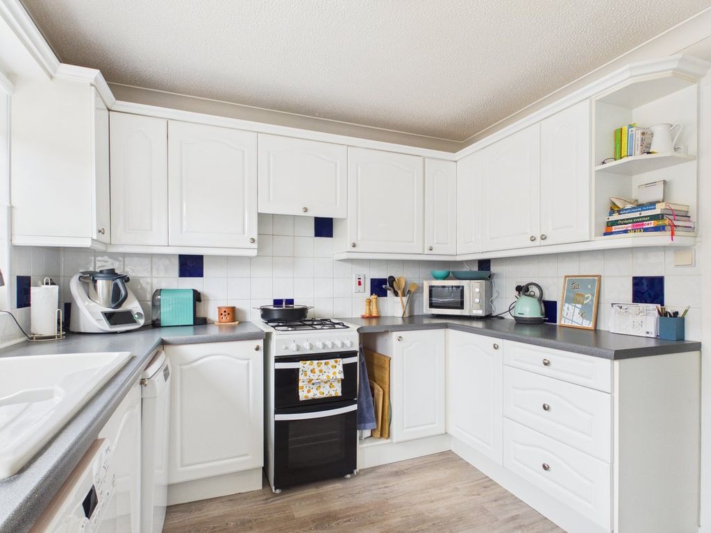 Property photo 2 of 8