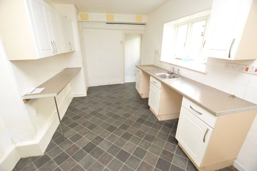 Property photo 3 of 13 Gff Kitchen