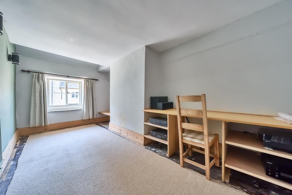 Property photo 3 of 19 Photos