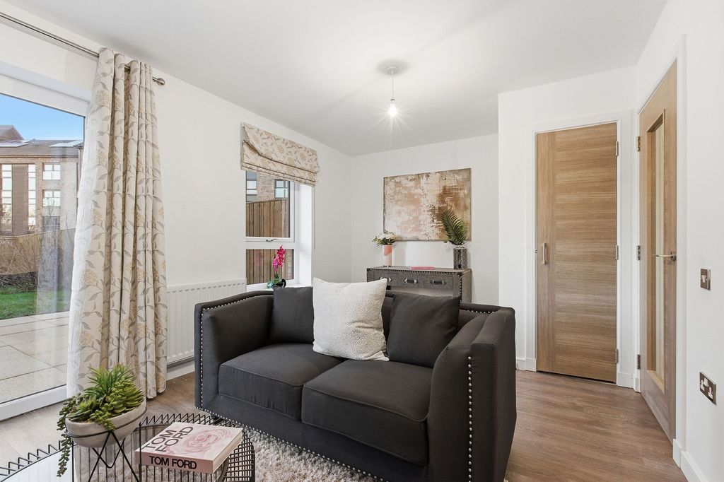 Property photo 2 of 28