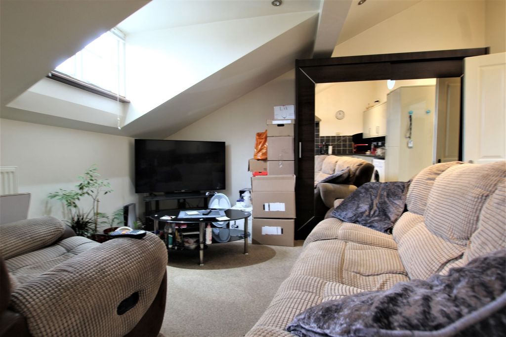 Property photo 3 of 7 Photo 2