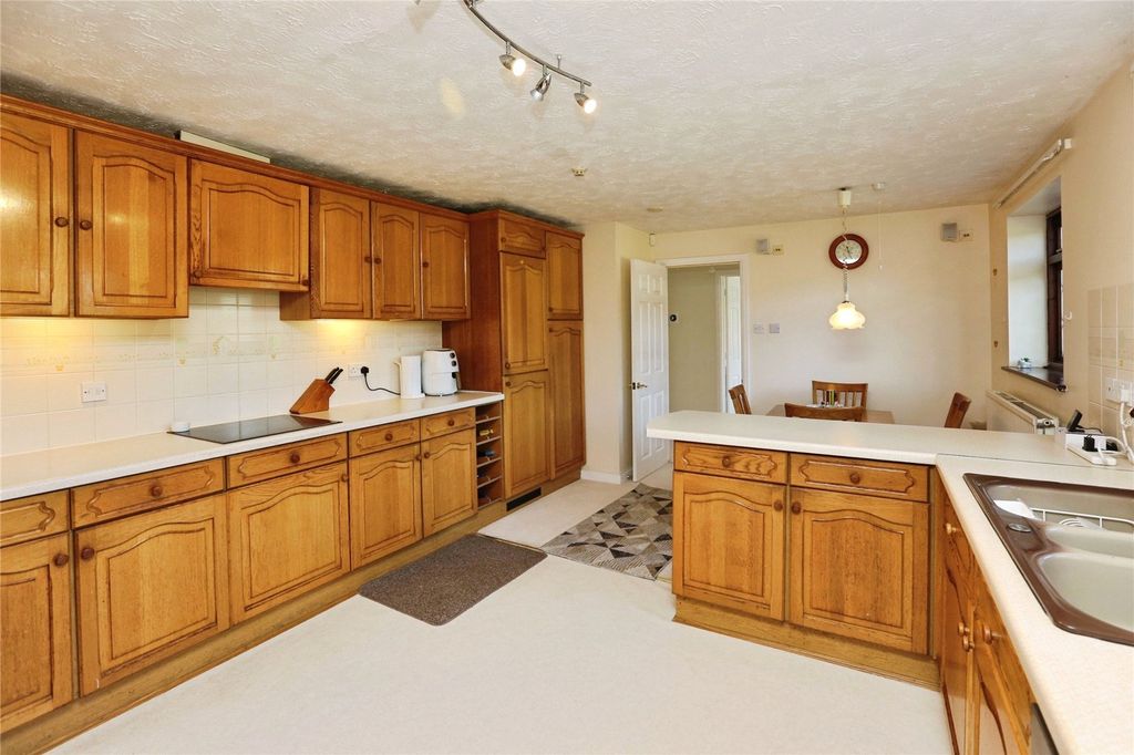 Additional image 10 of 5 bed detached house for saleVeryan, Fareham, Hampshire PO14