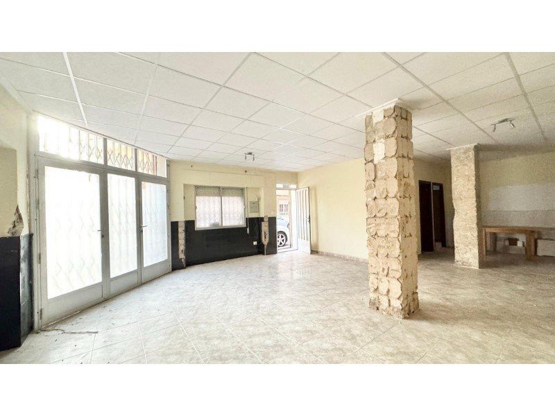 Property photo 2 of 18