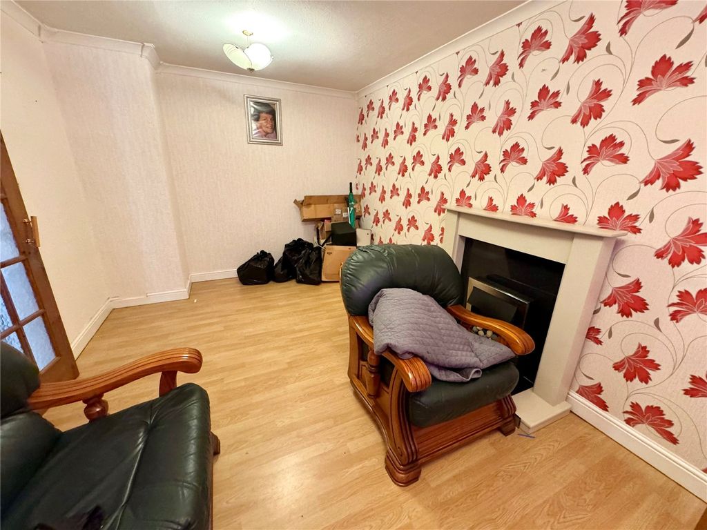 Property photo 3 of 12 Picture No. 02