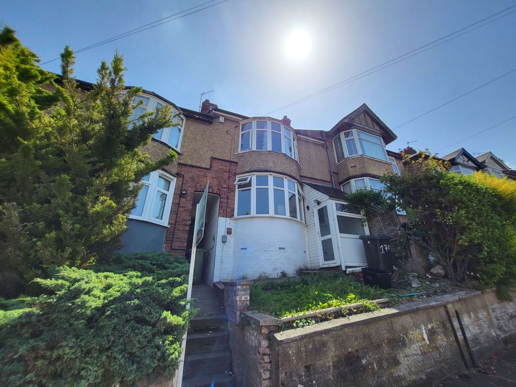 Property photo 1 of 17 Large 2 Bedroom Terraced For Sale