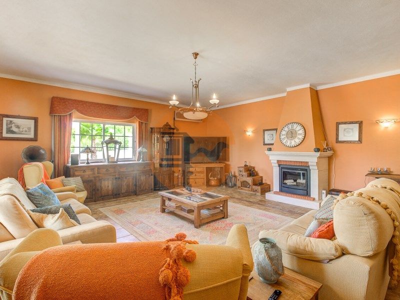 Property photo 3 of 54