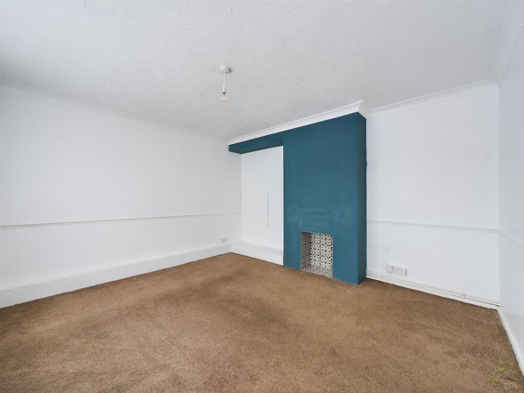 Property photo 2 of 10 Cam01812G0-Pr0066-Still001