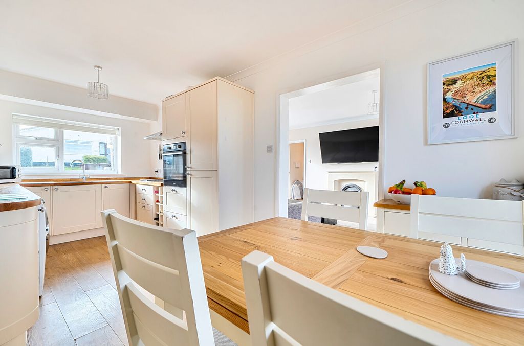 Property photo 3 of 19 1396380-6-6964E76...