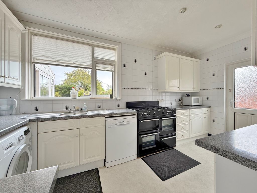 Property photo 3 of 24