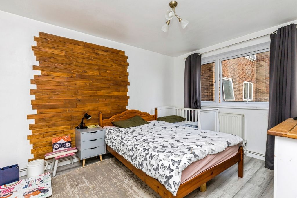 Property photo 3 of 12 Pbox-Img.Jpg