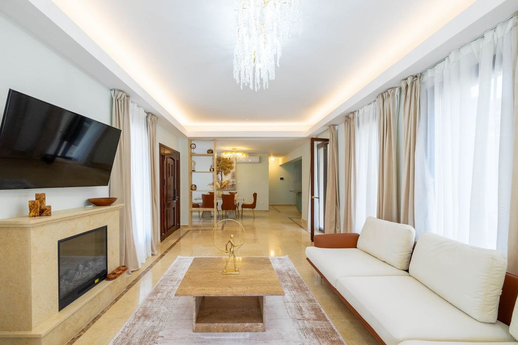 Property photo 3 of 30