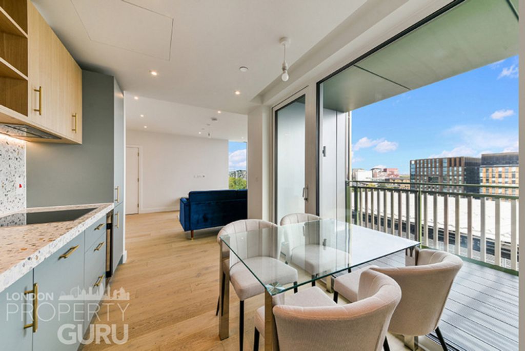 Property photo 3 of 14