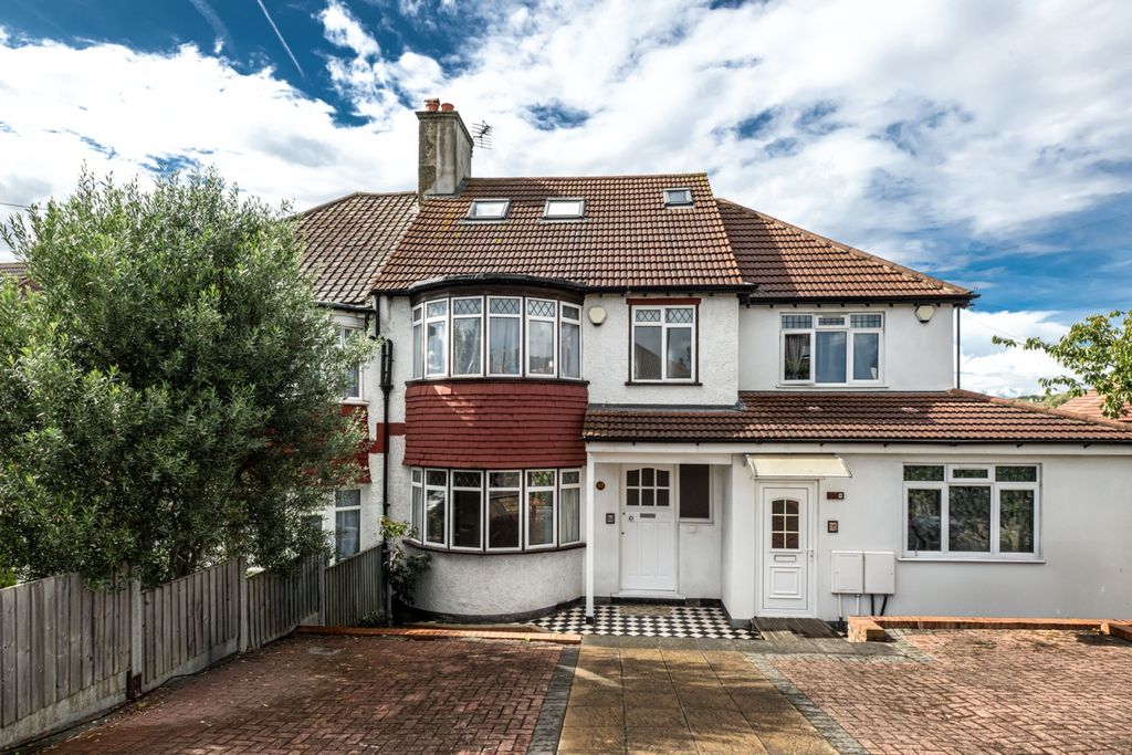 Property photo 1 of 32 4508641