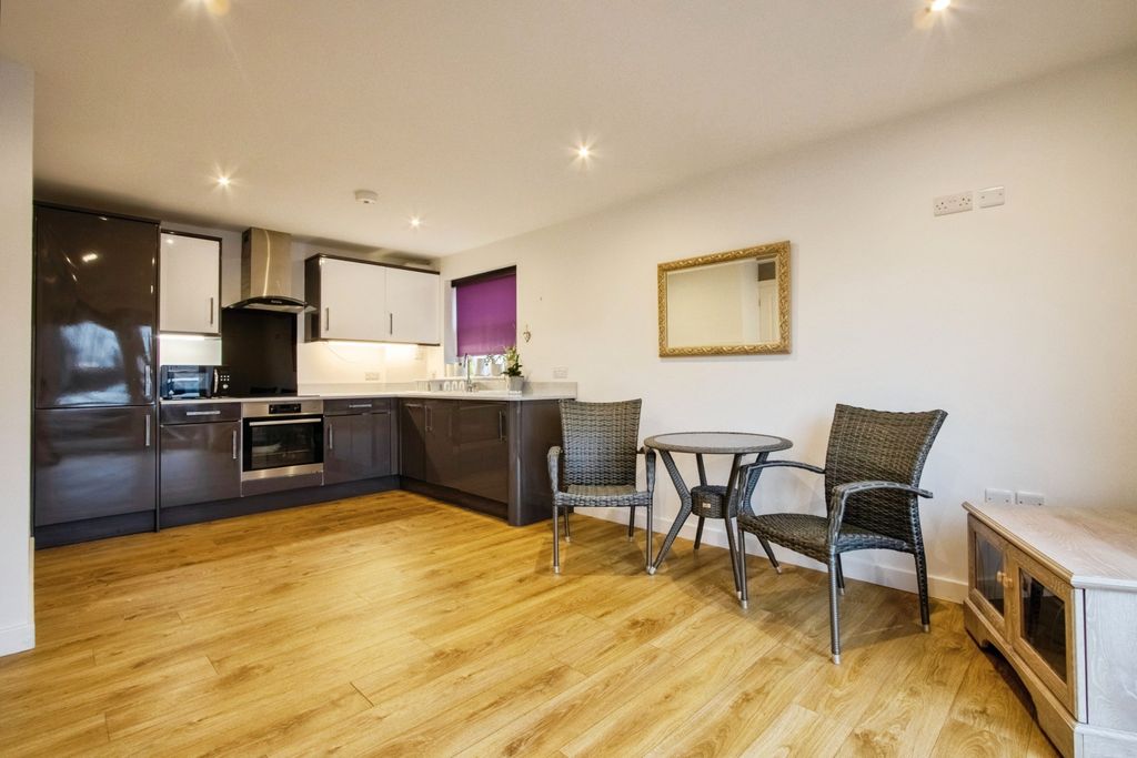 Property photo 2 of 18 Kitchen