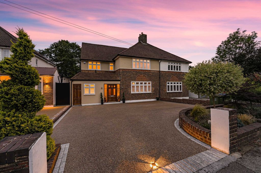 Property photo 1 of 68 Picture No. 71