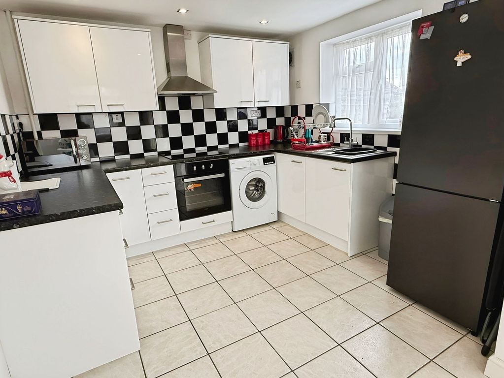Property photo 3 of 23