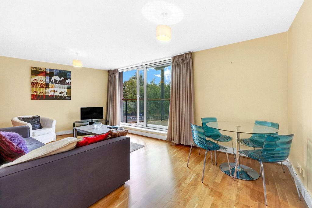 Property photo 2 of 22 Picture No. 15