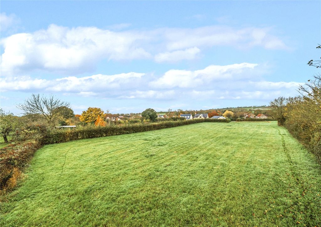Property photo 3 of 7 Picture No. 11