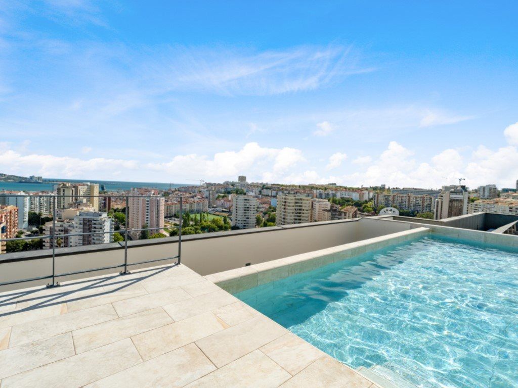 Property photo 1 of 25 Prestigious 3 Bedroom Apartment With River View, In Miraflores