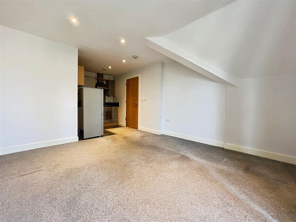 Property photo 3 of 14 Living Room