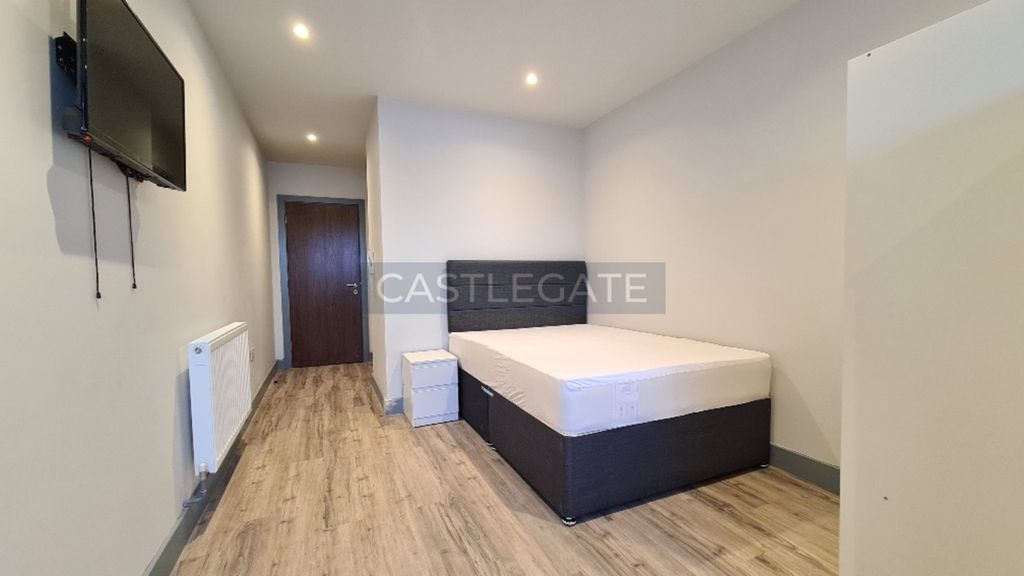 Property photo 2 of 14 Room 42, Renaissance Works, 103 New Street, Huddersfield, HD1 2Tw