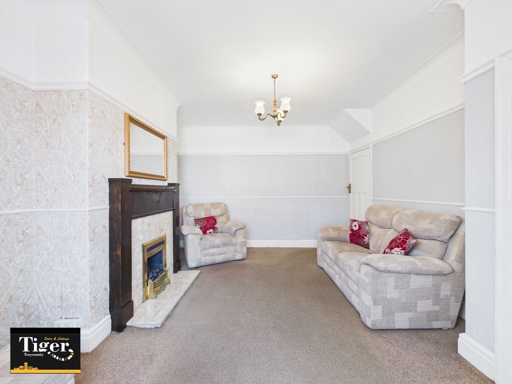 Property photo 3 of 14 Cam03440G0-Pr0587-Still016