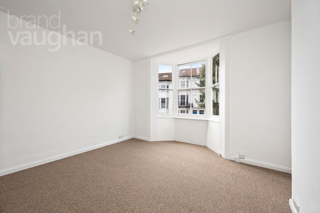 Property photo 3 of 18 Picture No. 08