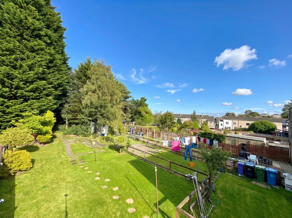 Property photo 2 of 20 Linburn Road, Penilee Rear Garden