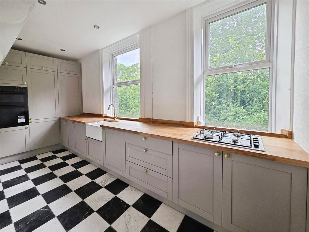 Property photo 2 of 13 Kitchen