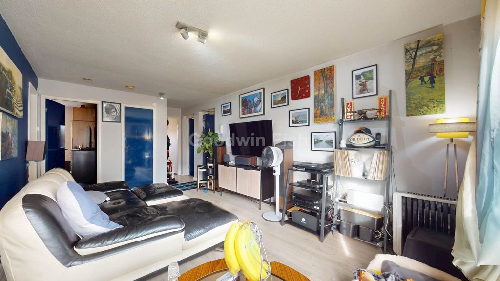 Property photo 3 of 14