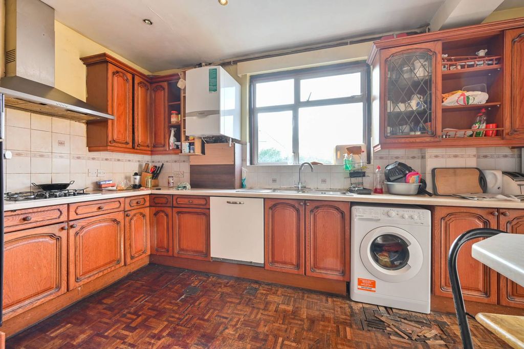 Property photo 1 of 16