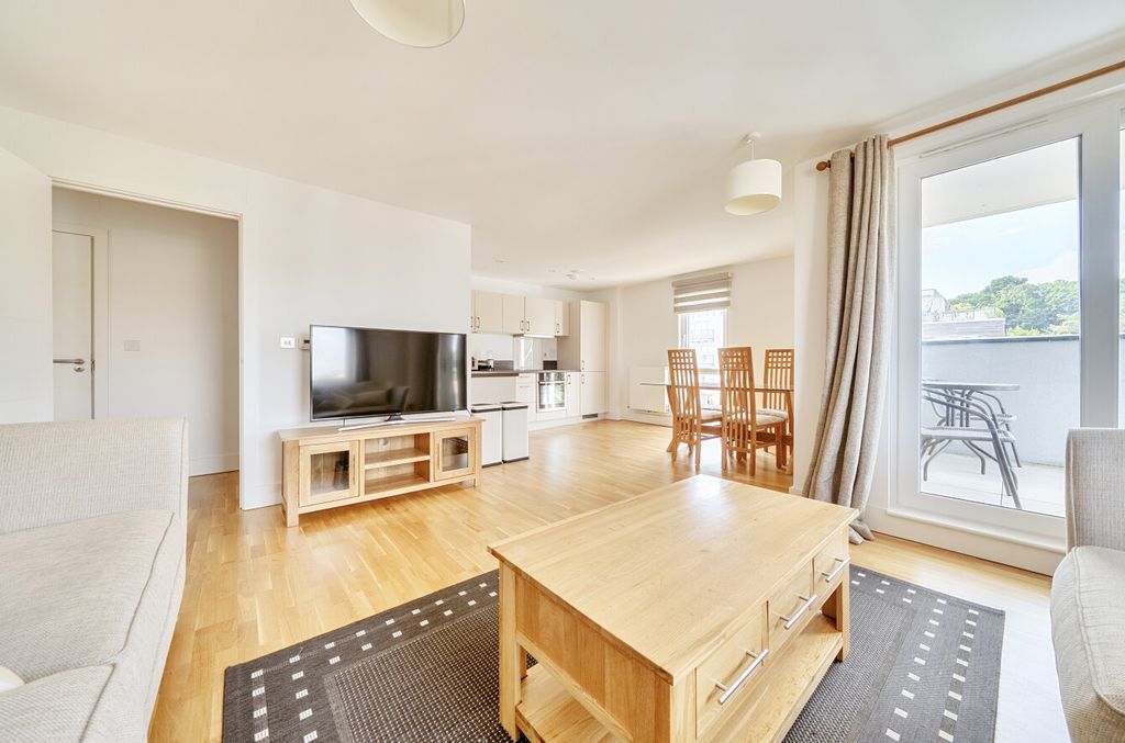 Property photo 2 of 14 1488826-15-6A5660...