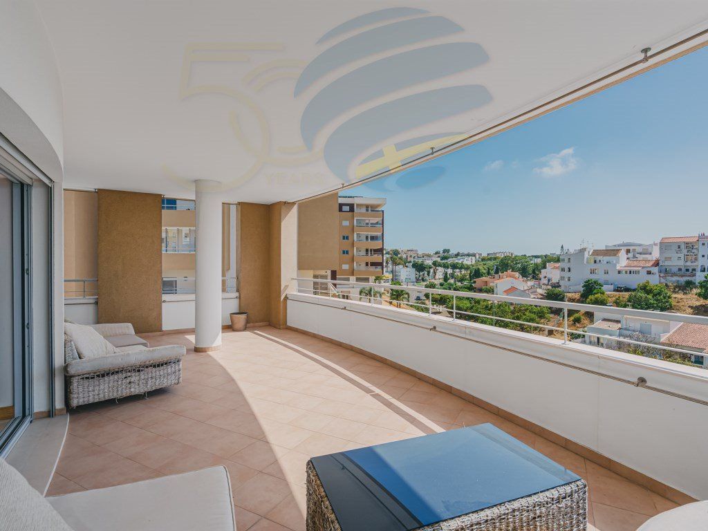 Property photo 1 of 26 Excellent And Luminous Apartment With Terraces, Centrally Located.